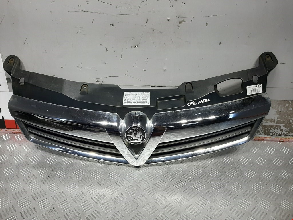 

Решетка радиатора Opel Astra H, Astra H