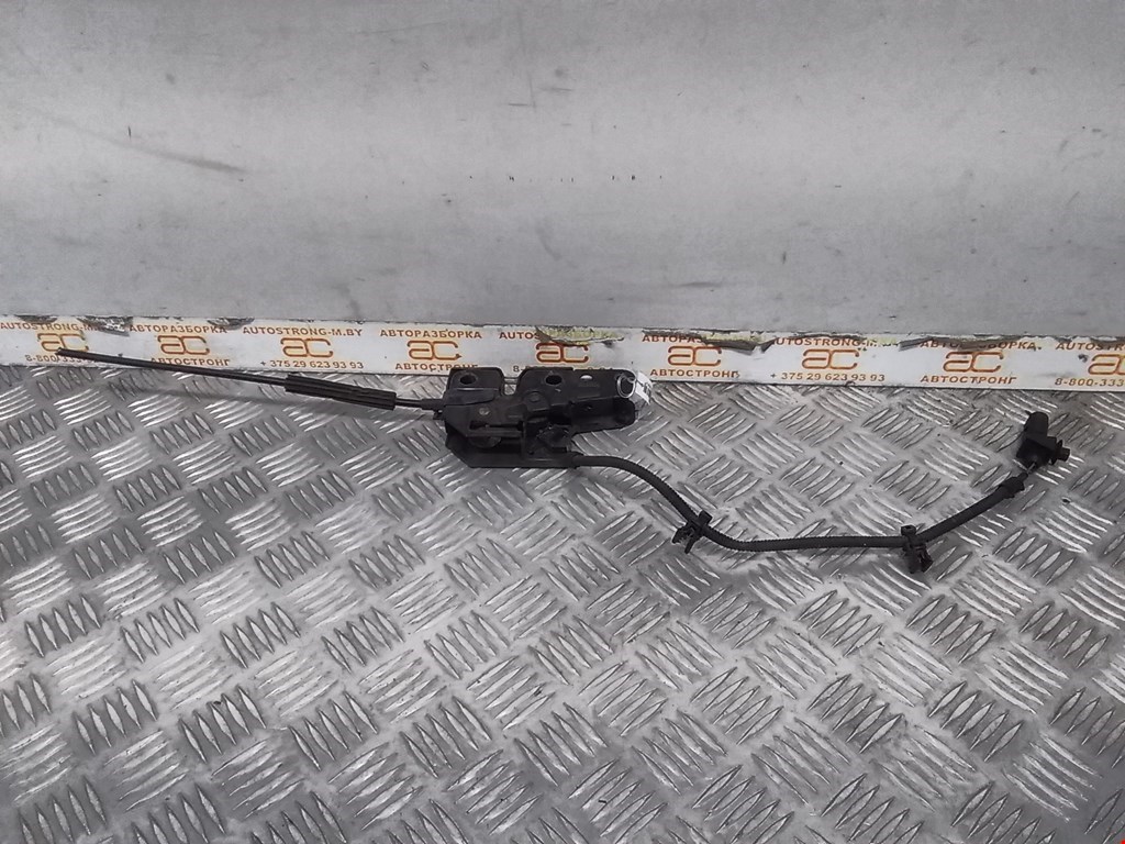 

Замок капота Volkswagen Touran, Touran