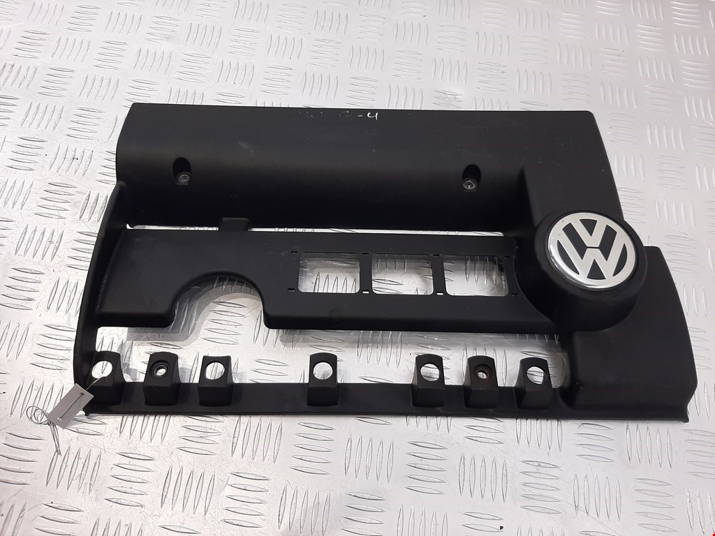 

Накладка декоративная (на ДВС) Volkswagen Golf 4, Golf 4