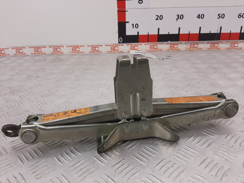 

Домкрат Nissan X Trail T30, X Trail T30