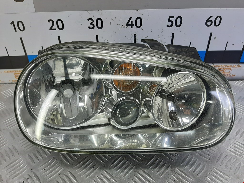 

Фара передняя правая Volkswagen Golf 4, Golf 4