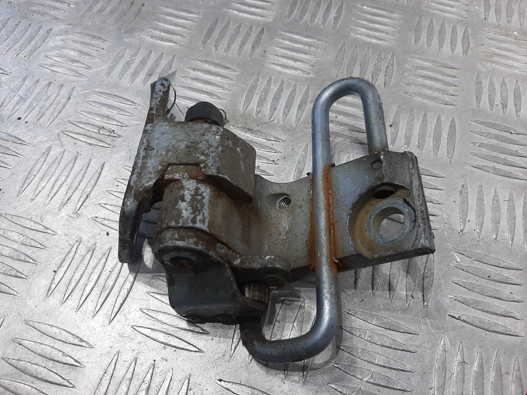 

Петля двери передней правой Volkswagen Passat 6, Passat 6