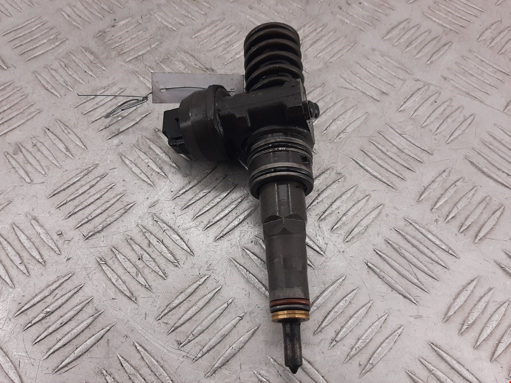 

Форсунка дизельная электрическая Volkswagen Passat 6, Passat 6