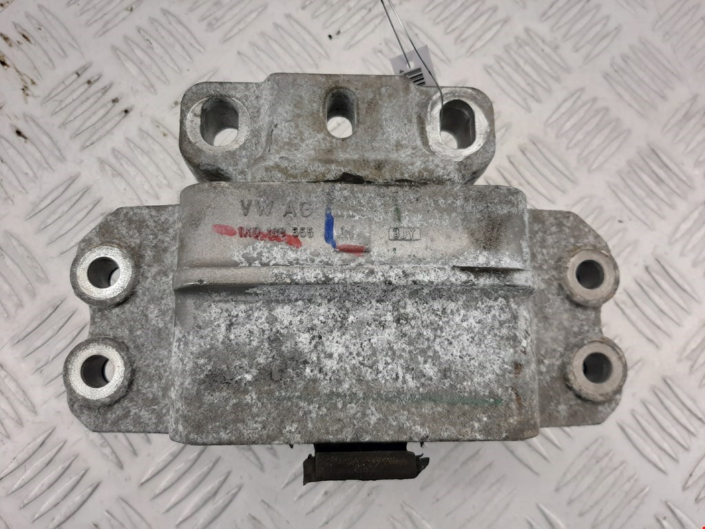 

Подушка крепления КПП Volkswagen Golf 5, Golf 5