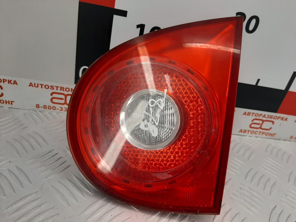 

Фонарь крышки багажника правый Volkswagen Golf 5, Golf 5