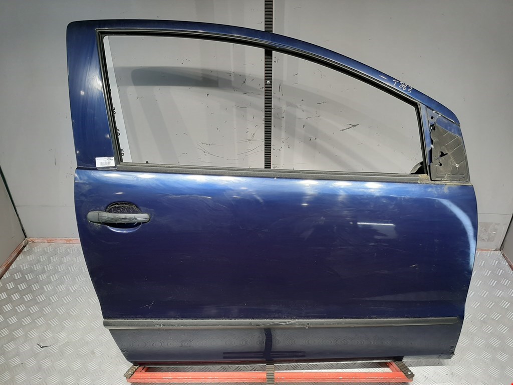 

Дверь передняя правая Volkswagen Fox, Fox