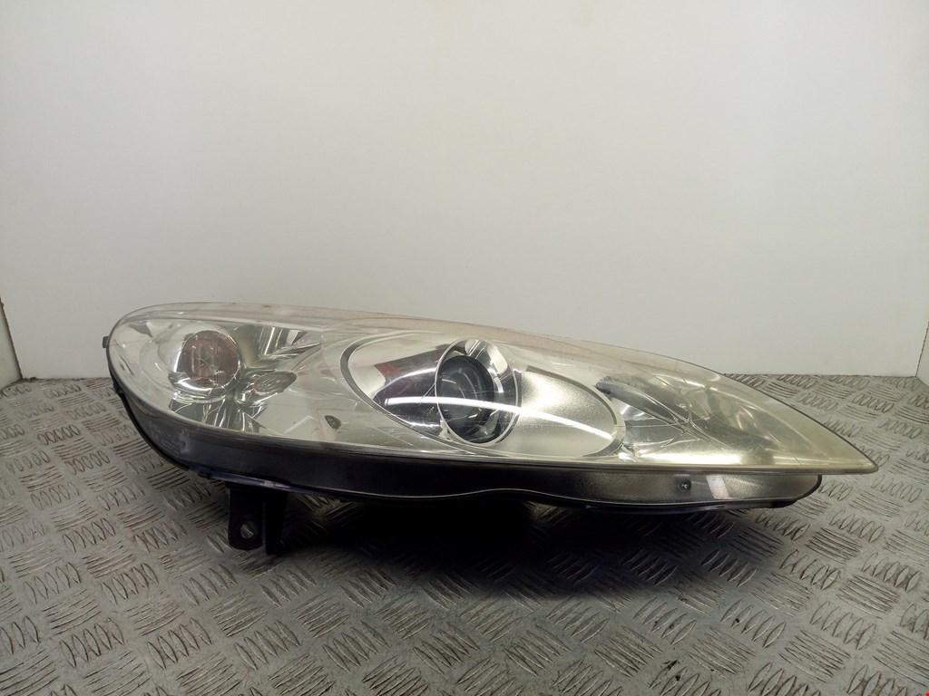 

Фара передняя правая Peugeot 407, 407