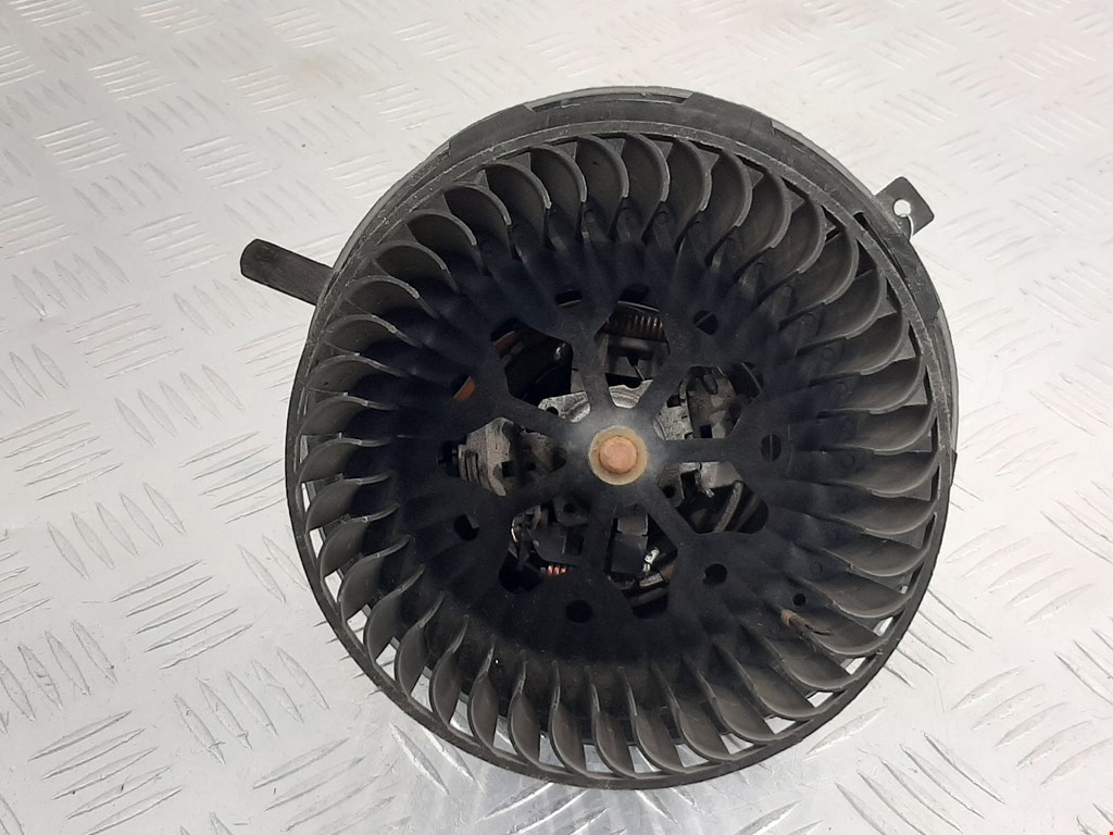 

Моторчик (двигатель) печки Volkswagen Passat 6, Passat 6