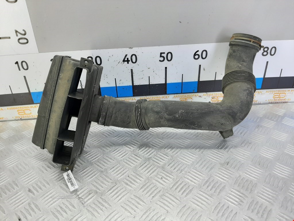 

Воздухозаборник (наружный) Audi A3 8P, A3 8P