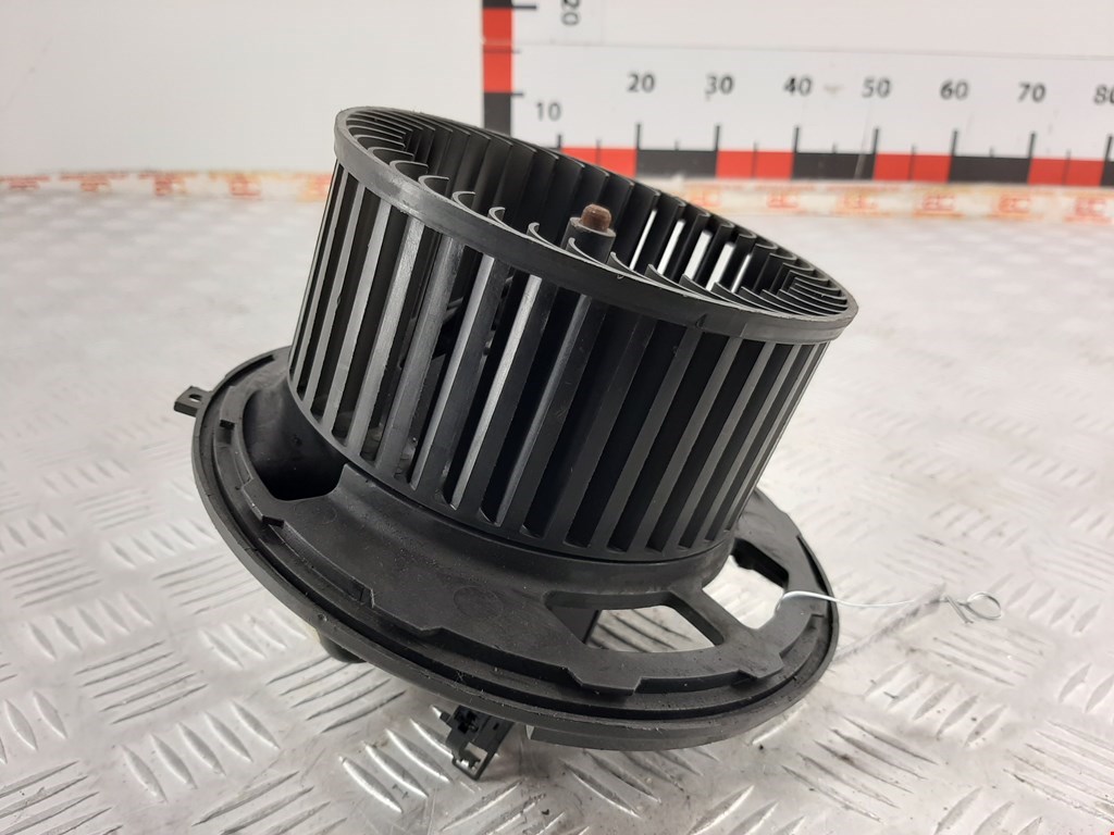 

Моторчик (двигатель) печки BMW 3 Series (E90), 3 Series (E90)