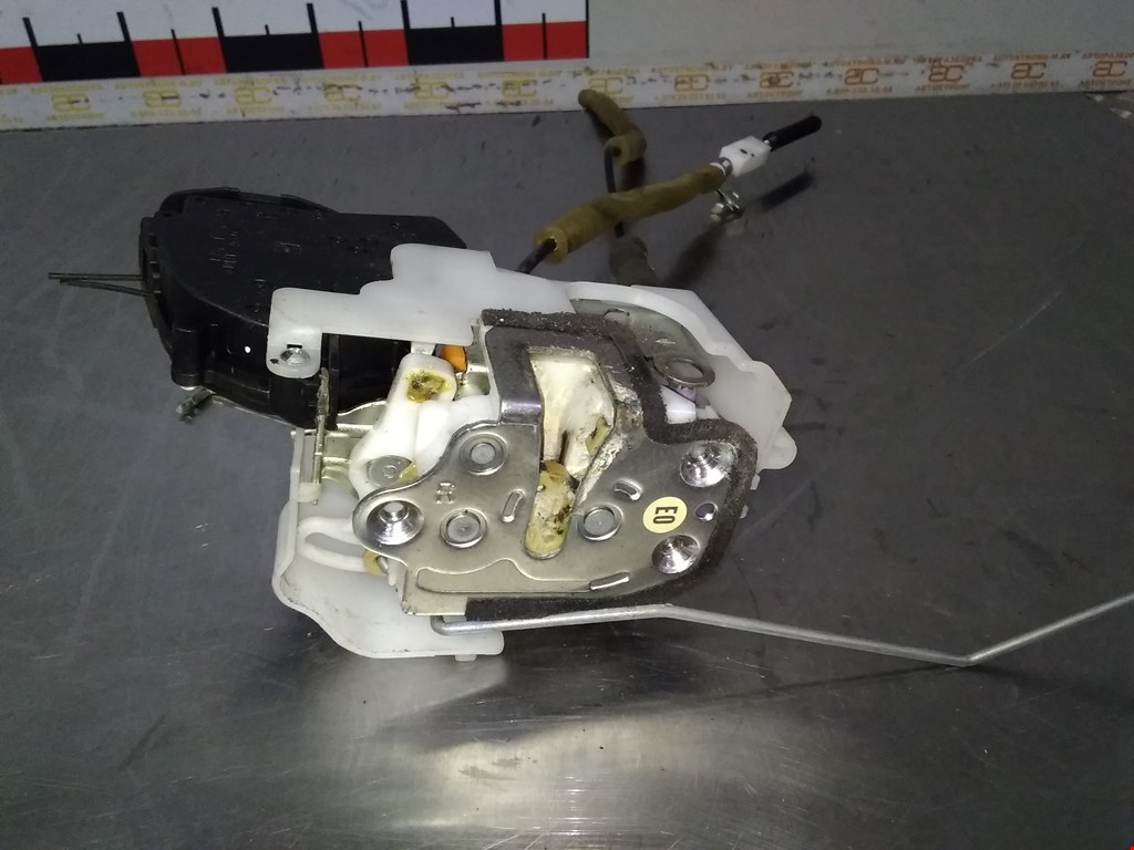 

Замок двери передней правой Honda Accord 7, Accord 7