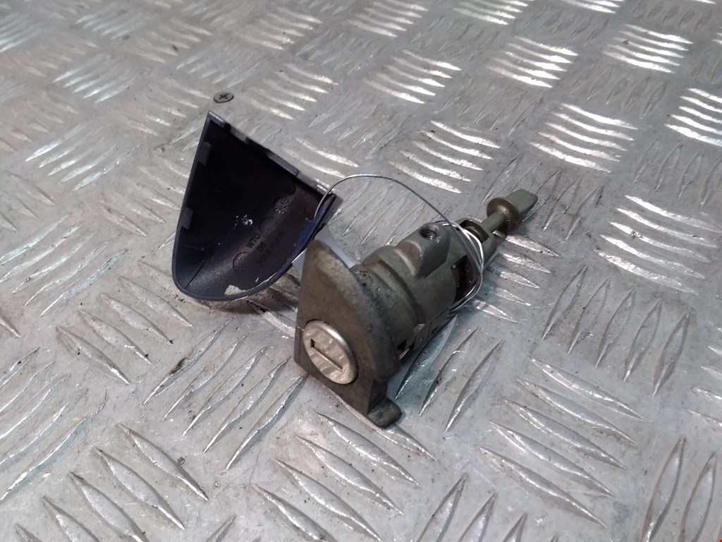 

Личинка дверного замка Volkswagen Passat 6, Passat 6