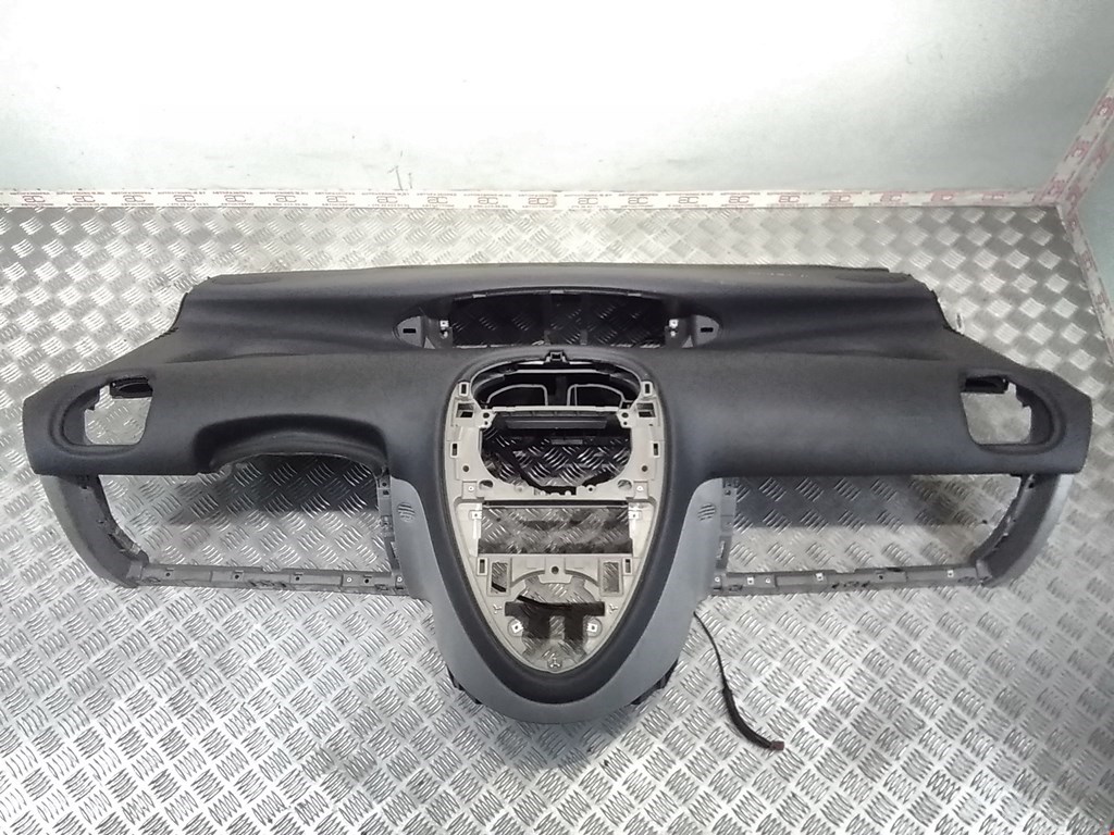 

Торпедо (панель передняя) Citroen Picasso, Picasso