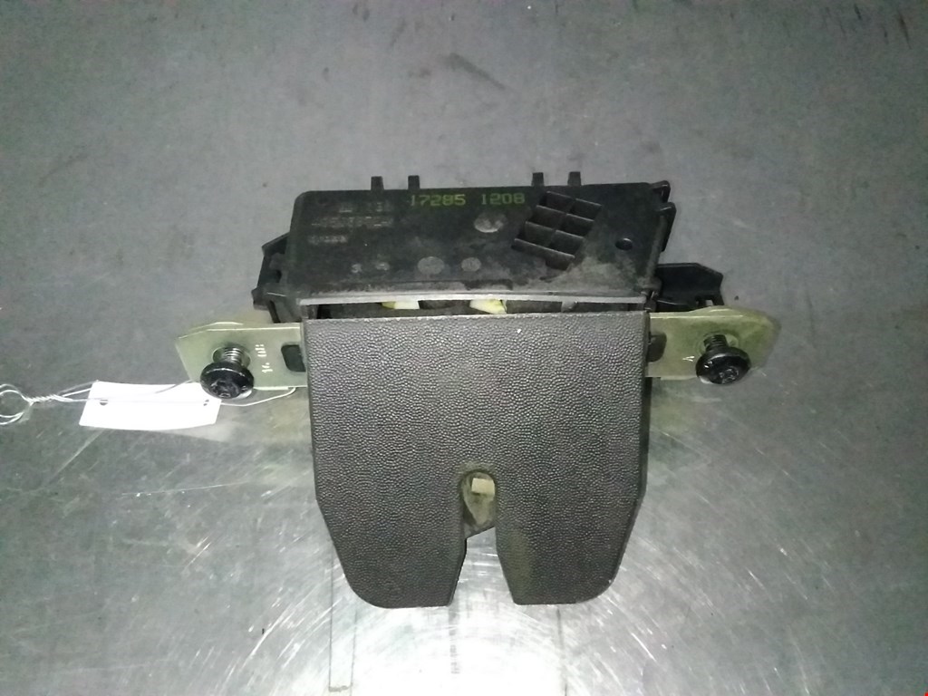 

Замок крышки (двери) багажника Opel Astra H, Astra H