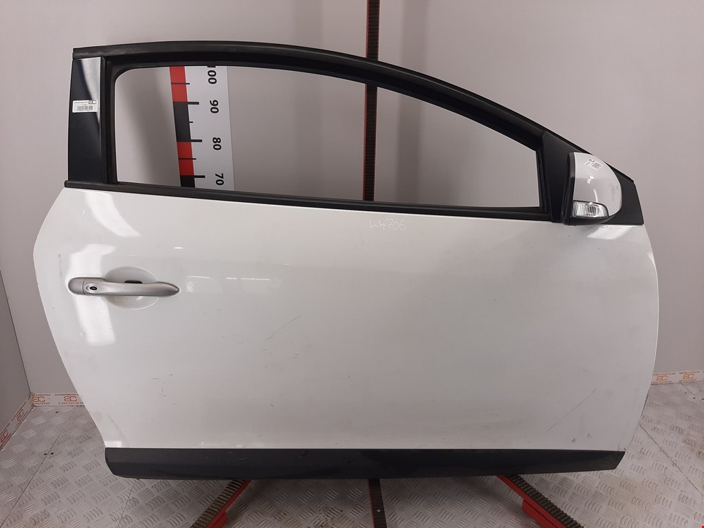 

Дверь передняя правая Renault Megane 3, Megane 3