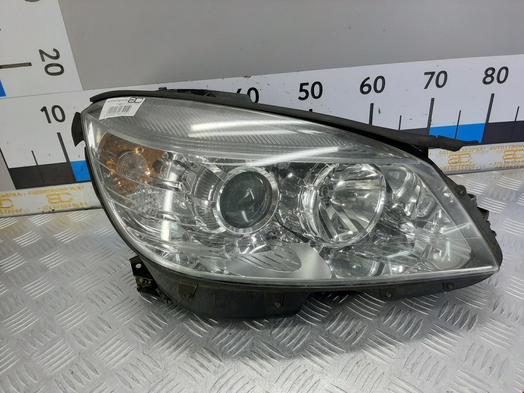 

Фара передняя правая Mercedes W204 (C Class), W204 (C Class)