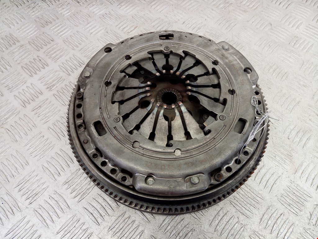 

Маховик (демпфер сцепления) Audi A3 8L, A3 8L