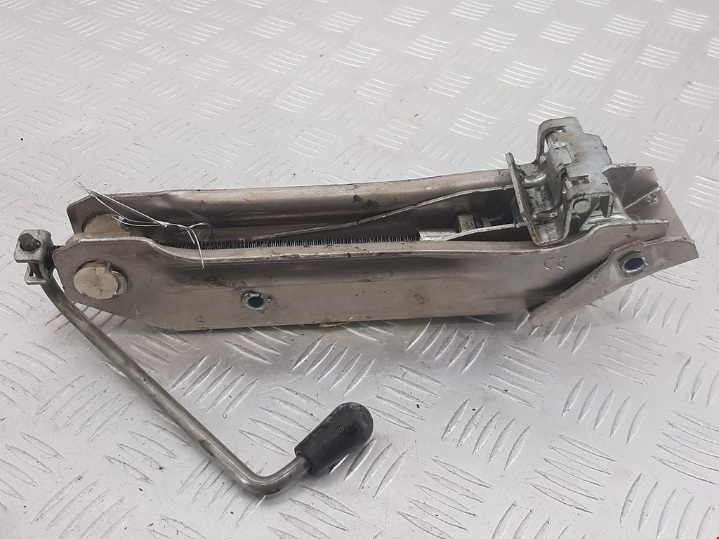 

Домкрат Volkswagen Golf 4, Golf 4