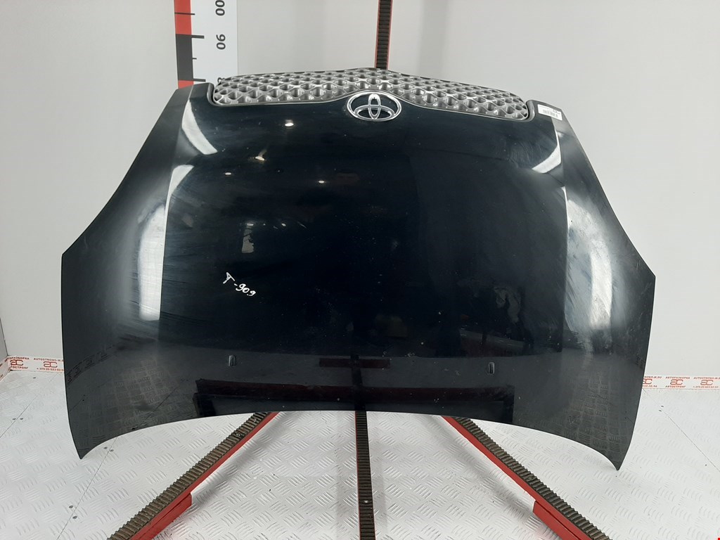 

Капот Toyota Yaris, Yaris