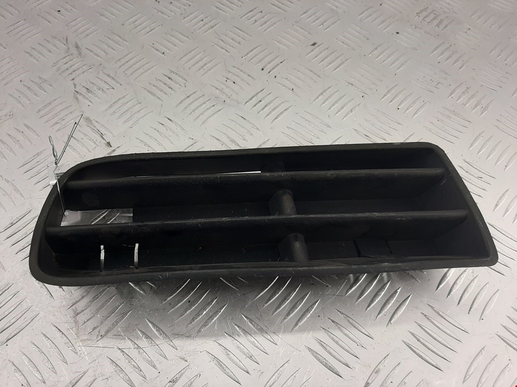 

Решетка (заглушка) в бампер левая Volkswagen Golf 4, Golf 4
