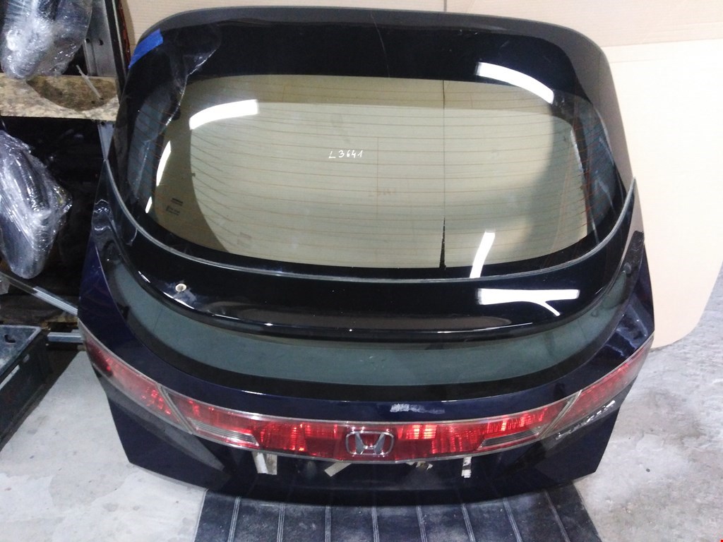 

Крышка (дверь) багажника Honda Civic 8, Civic 8