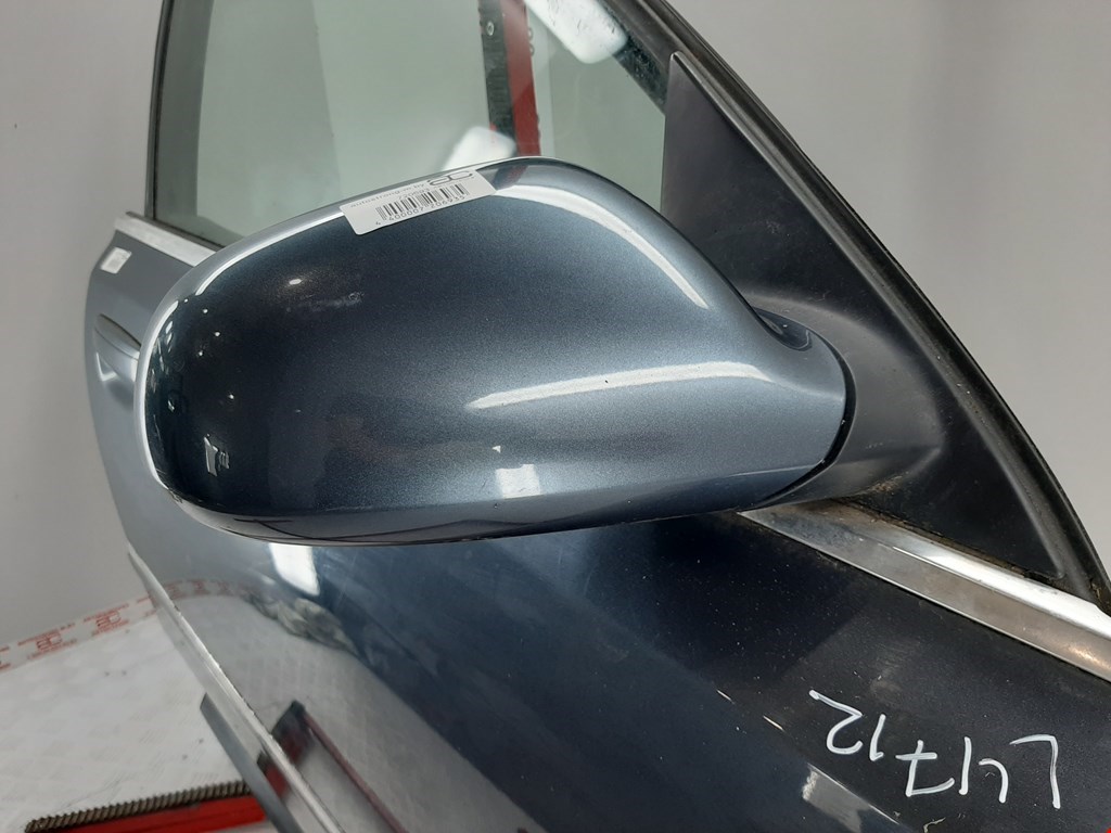 

Зеркало боковое правое Audi A8 D3, A8 D3