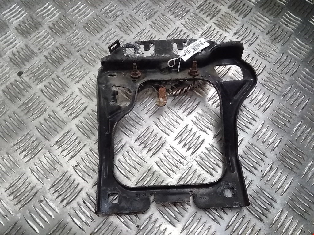 

Замок капота Peugeot 2008, 2008