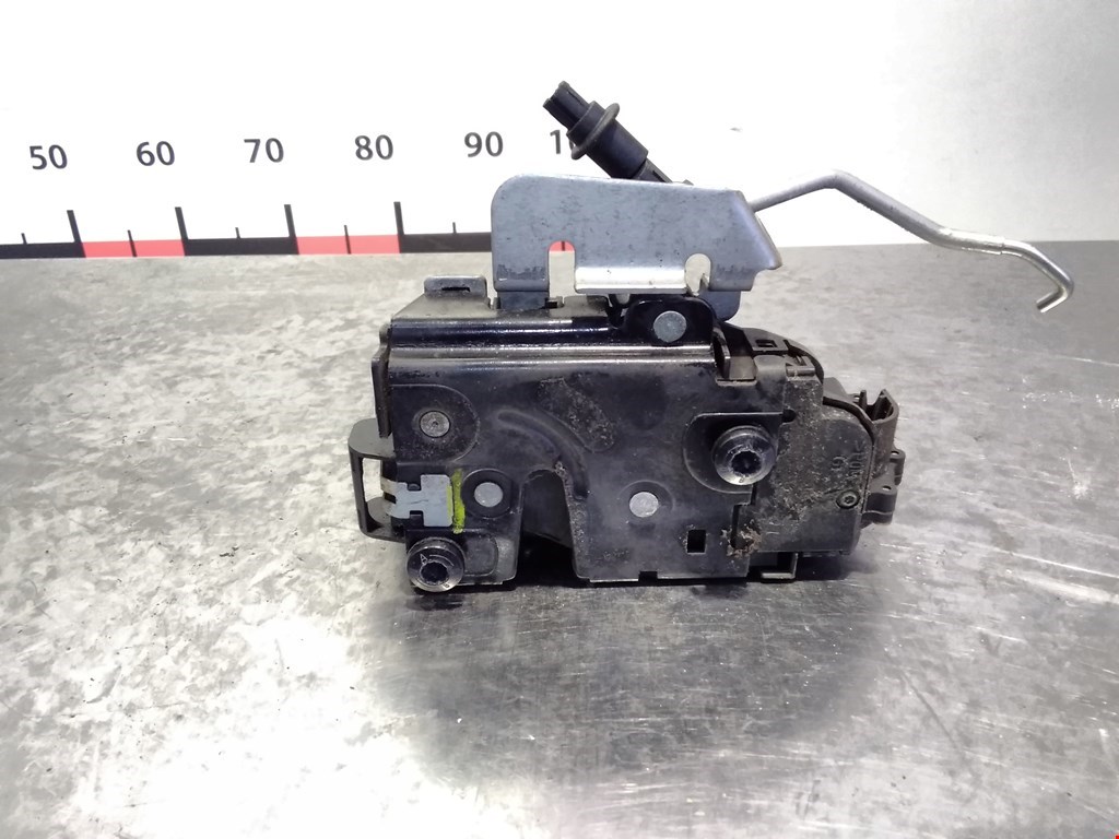 

Замок двери передней левой Audi A6 C5, A6 C5
