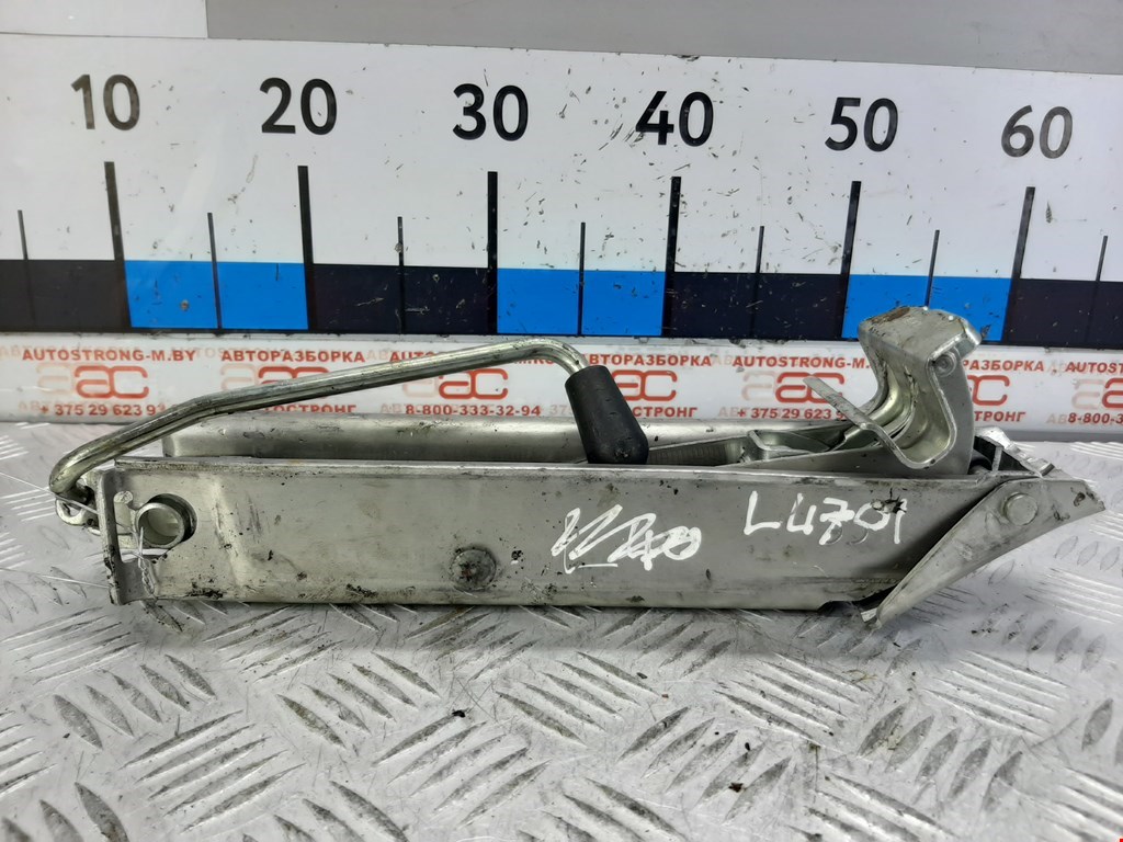 

Домкрат Seat Exeo, Exeo