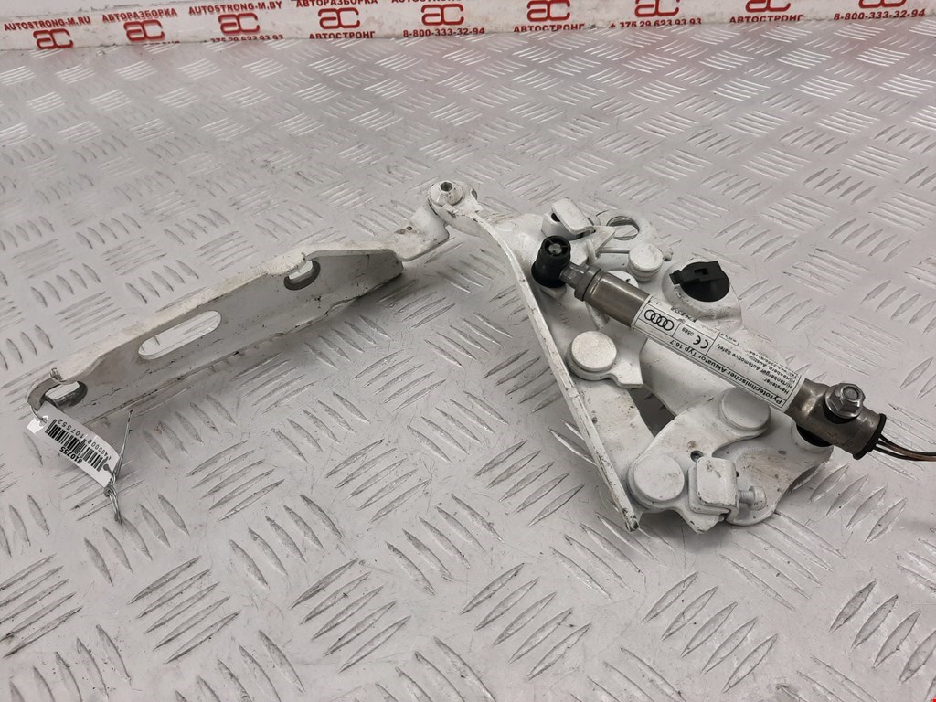 

Петля капота правая Audi A3 8V, A3 8V