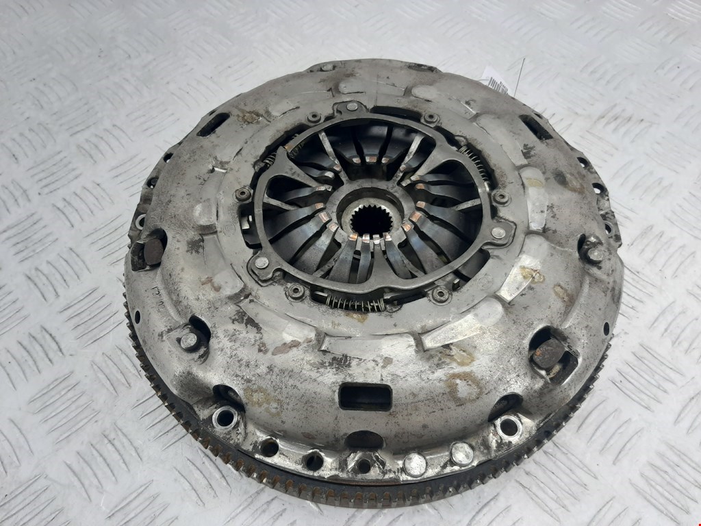 

Маховик (демпфер сцепления) Volkswagen Golf 5, Golf 5