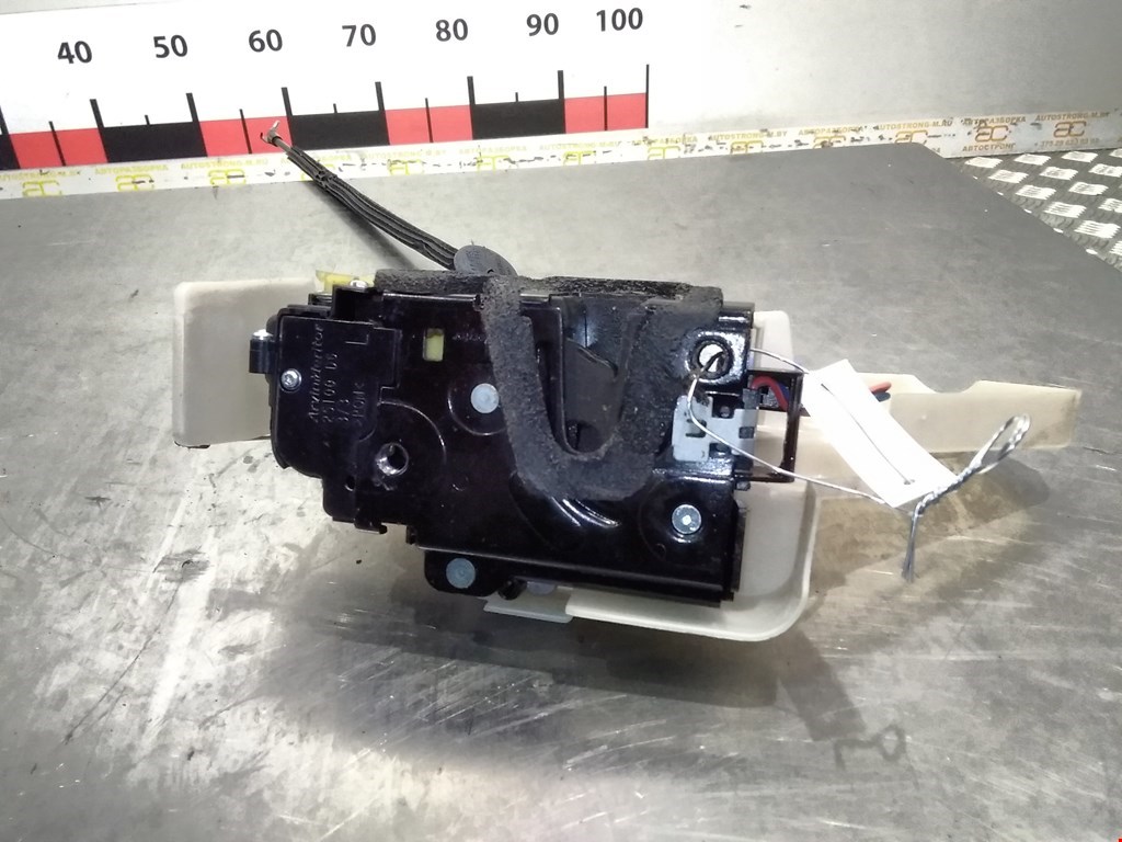 

Замок двери задней левой Volkswagen Polo 4, Polo 4