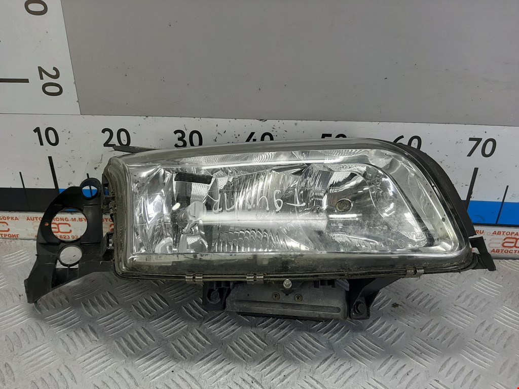 

Фара передняя правая Volvo S80, S80