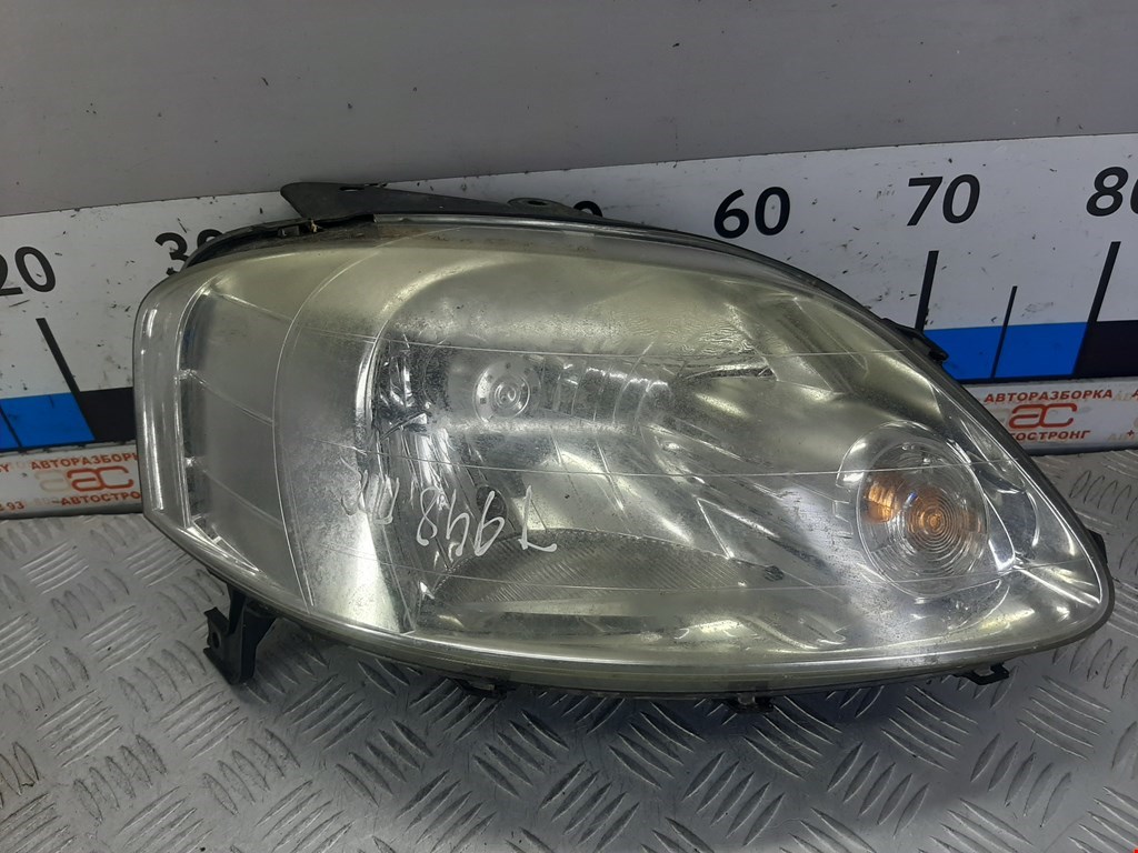 

Фара передняя правая Volkswagen Fox, Fox