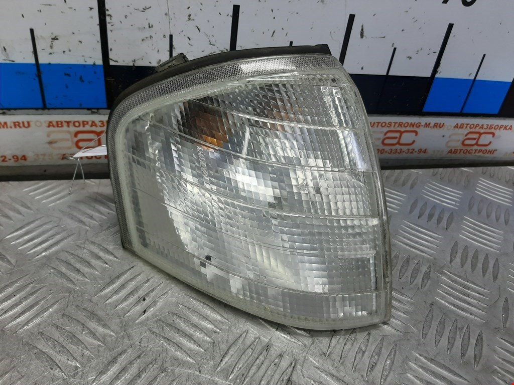 

Поворотник правый Mercedes W202 (C Class), W202 (C Class)