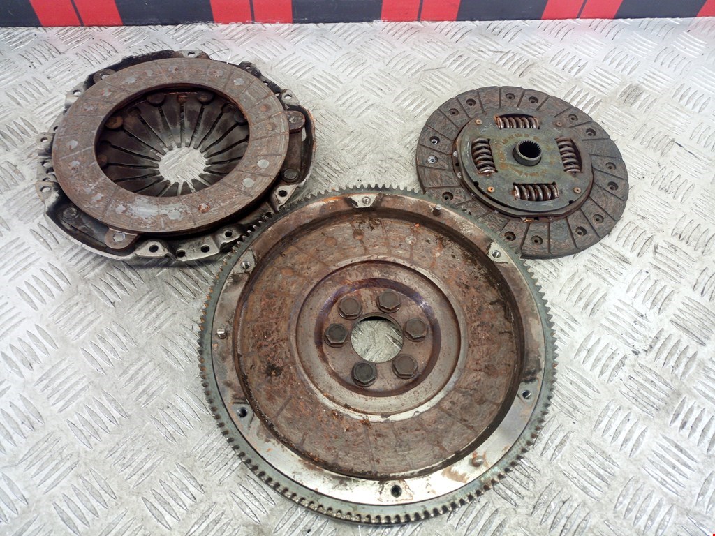 

Маховик (демпфер сцепления) Volkswagen Passat 4, Passat 4