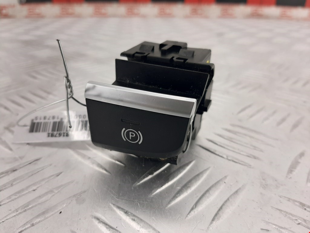 

Кнопка ручника (стояночного тормоза) Audi A3 8V, A3 8V
