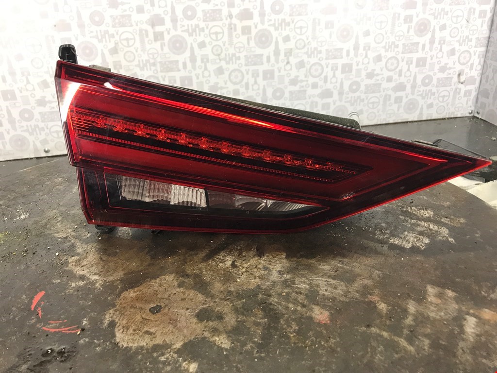 

Фонарь крышки багажника левый Audi A3 8V, A3 8V