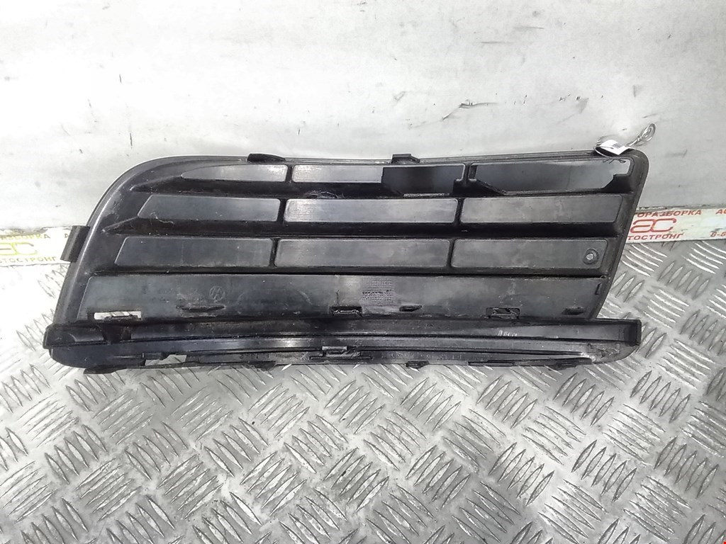 

Решетка (заглушка) в бампер правая Volkswagen Golf 5, Golf 5