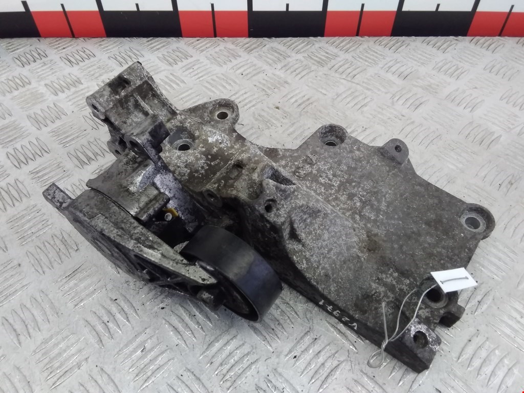 

Кронштейн генератора Audi A3 8P, A3 8P