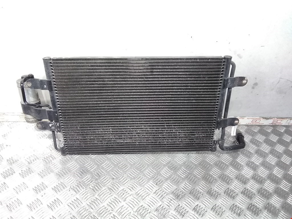

Радиатор кондиционера Audi A3 8L, A3 8L