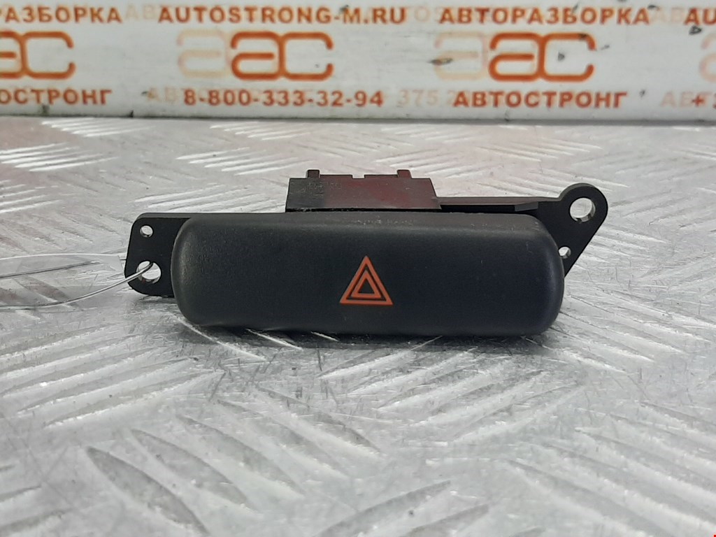 

Кнопка аварийки Mitsubishi Carisma, Carisma