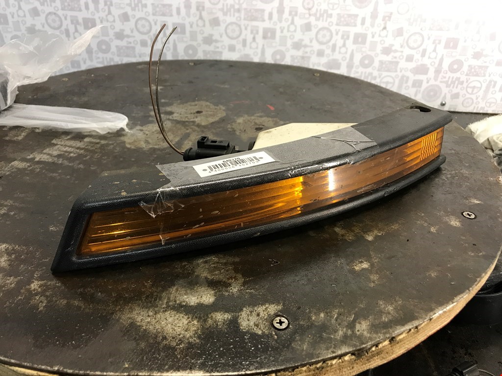 

Поворотник правый Volkswagen Passat 6, Passat 6