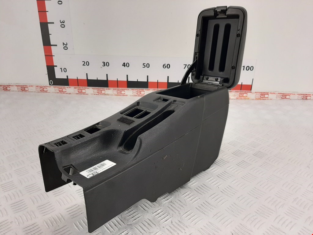 

Подлокотник Mitsubishi Carisma, Carisma