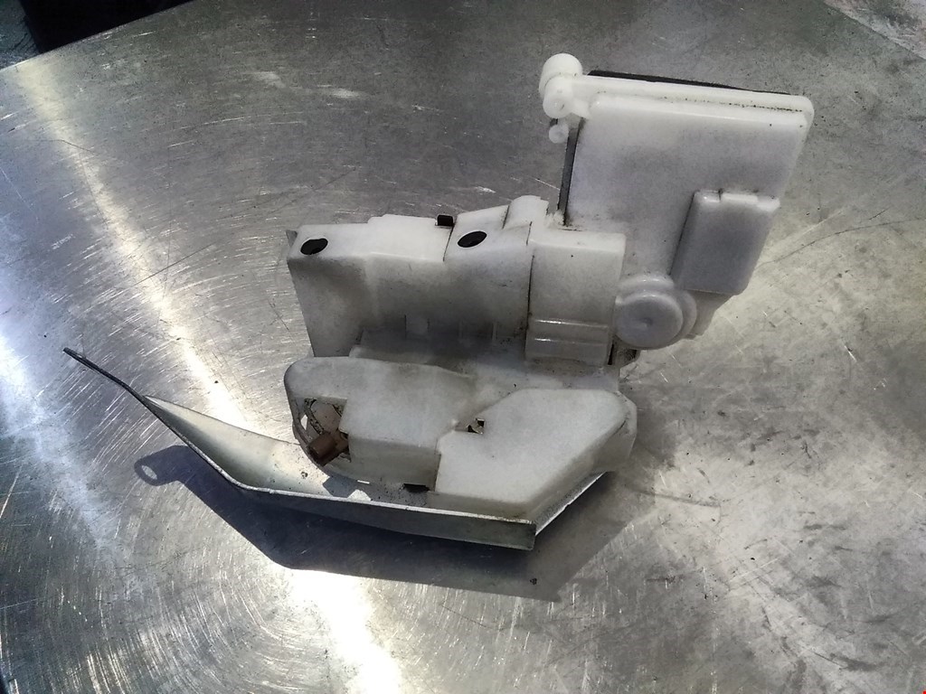 

Замок двери передней правой Mazda MPV 3, MPV 3