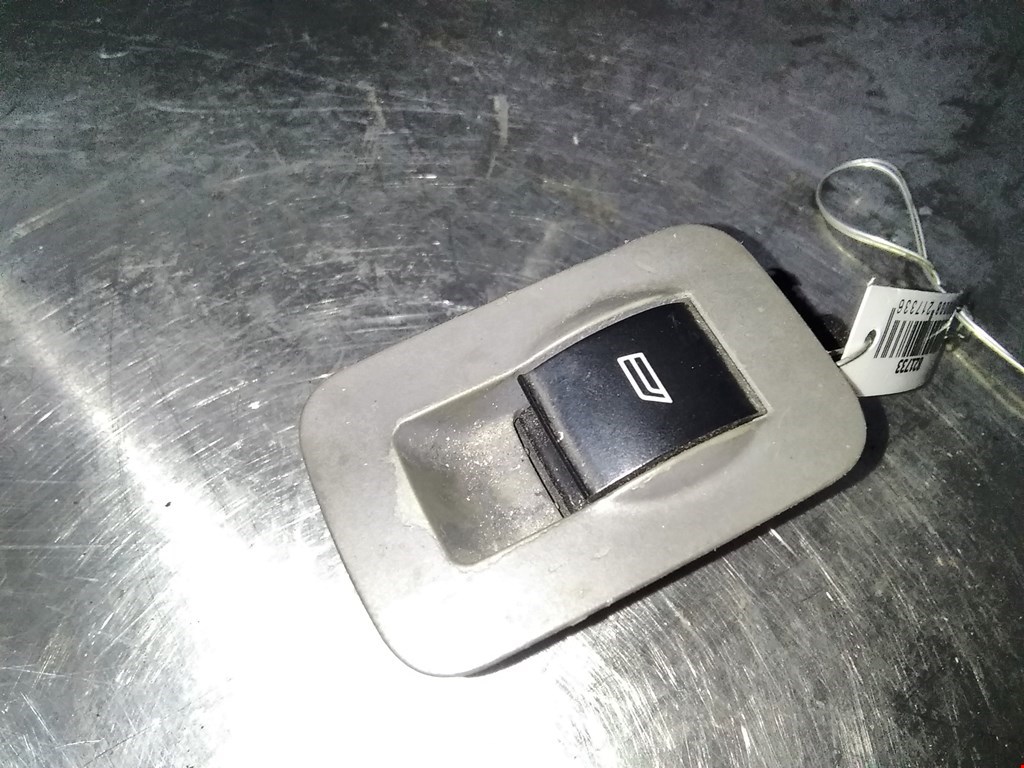

Кнопка стеклоподъемника Audi A2, A2