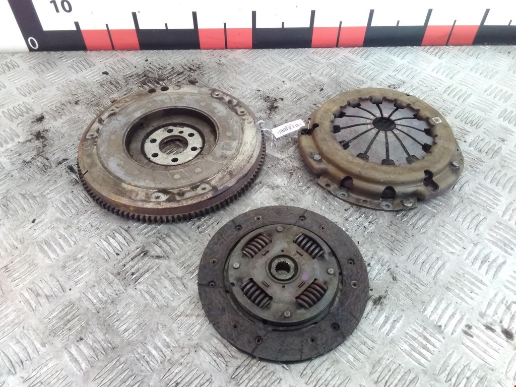 

Маховик (демпфер сцепления) Fiat Panda 2, Panda 2
