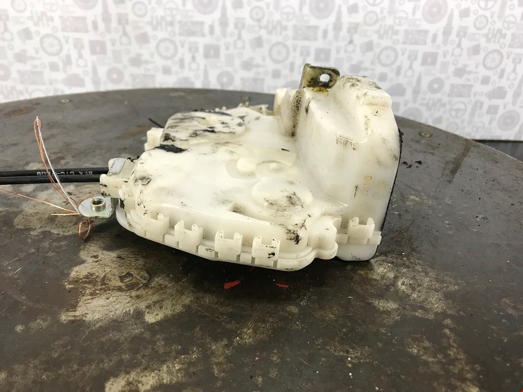 

Замок двери передней правой Honda CRV 3, CRV 3