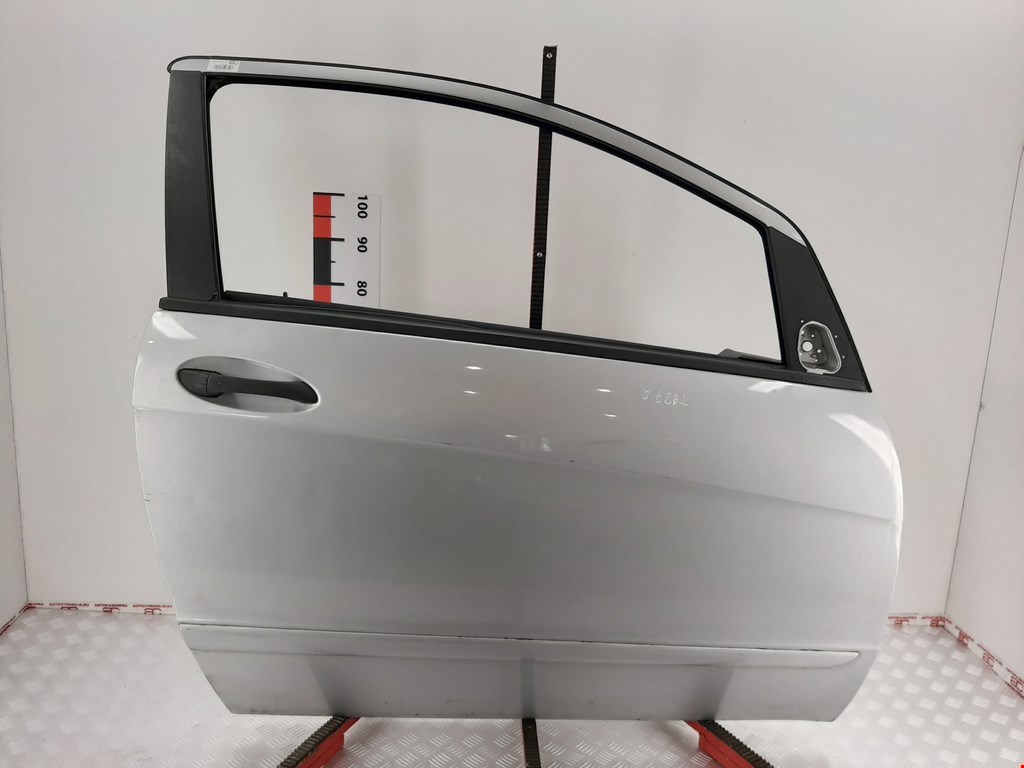 

Дверь передняя правая Mercedes W169 (A Class), W169 (A Class)