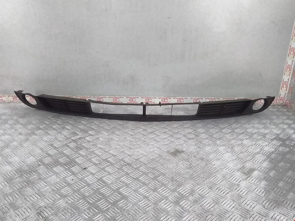 

Решетка (заглушка) в бампер центральная Nissan Primera P12, Primera P12